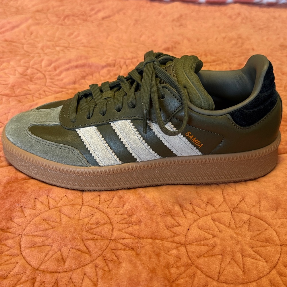 Adidas Samba Olive Green women’s 8.5/9 men’s 7.5 leather and suede sneakers